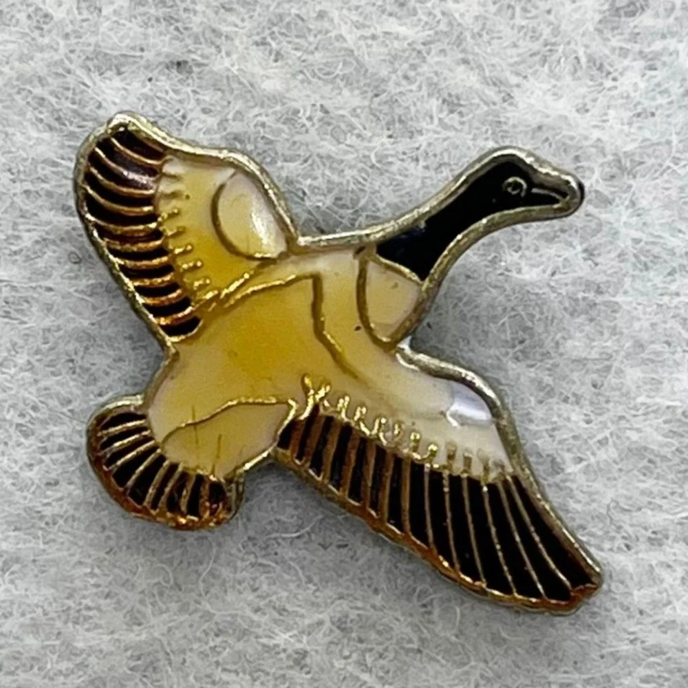 🔮 5/$25‎ Vintage Canada Goose Pin